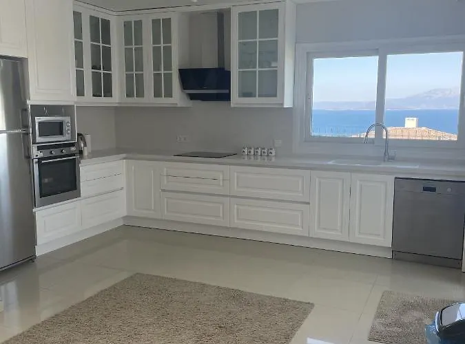 Luxury With Amazing View, 펜션