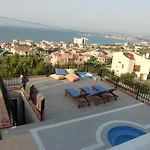 Luxury With Amazing View, Dom wakacyjny Çeşme