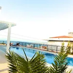Luxury With Amazing View, Dom wakacyjny