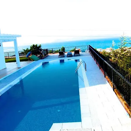 Luxury With Amazing View, Holiday home *